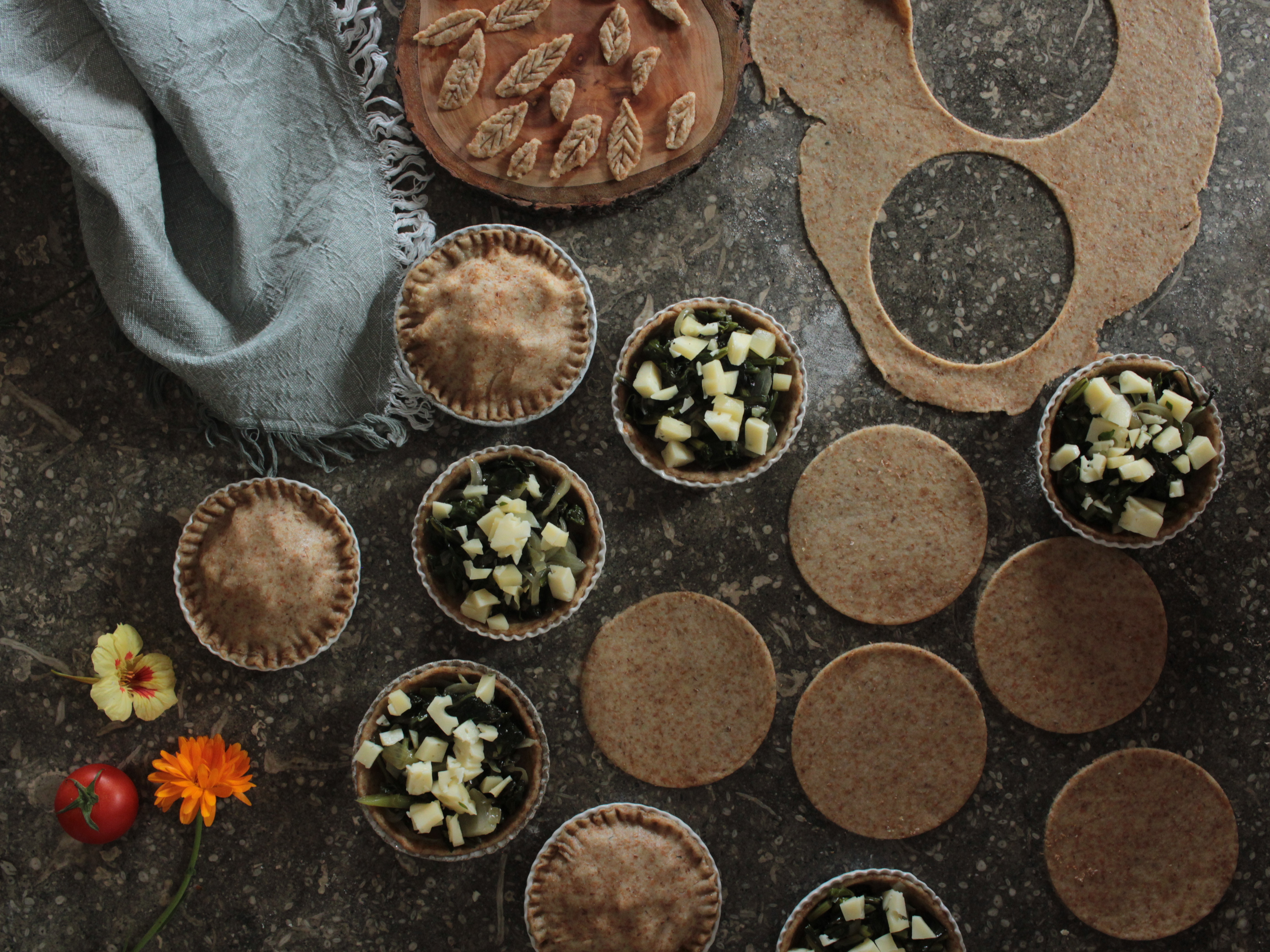 mini torte salate cotte in stampini di gres